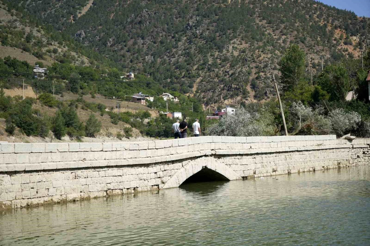 Gümüşhane’de Tarihi Köprü Sular Altında Kalıyor